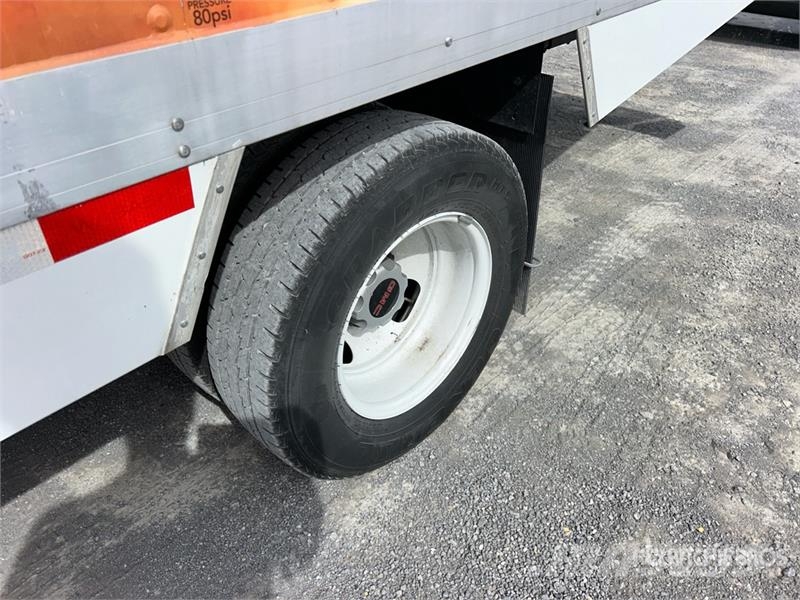 GMC Savana 3500 4x2 Refrigerated Truck Рефрижератори