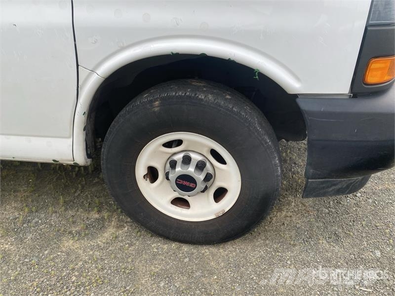 GMC Savana 3500 4x2 Refrigerated Truck Chladírenské nákladní vozy
