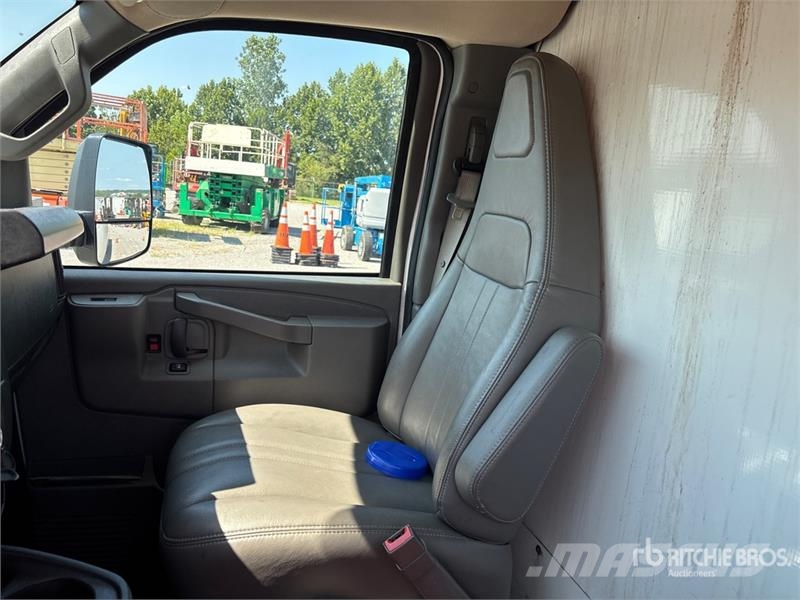 GMC Savana 3500 4x2 Refrigerated Truck Kamioni hladnjače