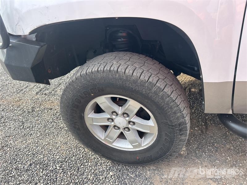 GMC Sierra 1500 Tovornjaki s kesonom/platojem
