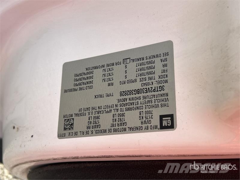 GMC Sierra 1500 Tovornjaki s kesonom/platojem