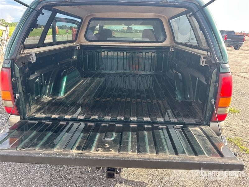 GMC Sierra 1500 Прочие фургоны
