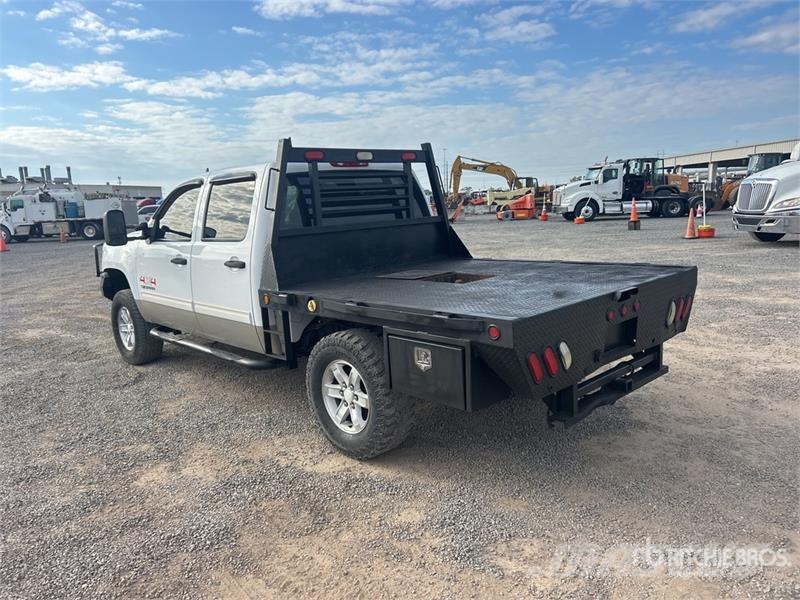 GMC Sierra 1500 Tovornjaki s kesonom/platojem