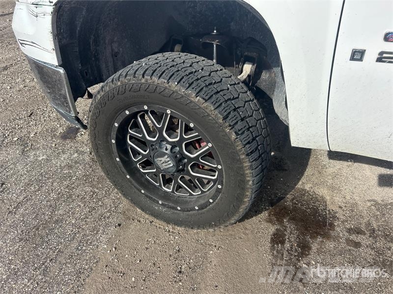 GMC Sierra 2500HD Kita