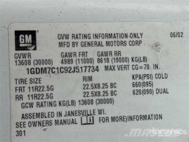 GMC T7500 4x2 Flatbed Truck Flatbed / Dropside trucks