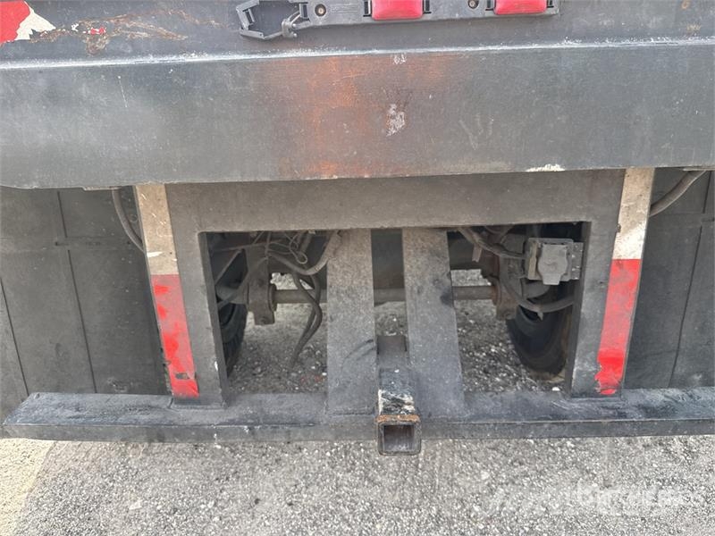 GMC T7500 4x2 Flatbed Truck Flatbed / Dropside trucks