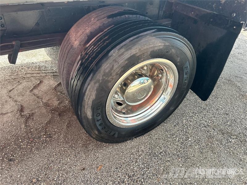 GMC TopKick 6500 LoPro 4x2 Rollback Truck Puksiirid