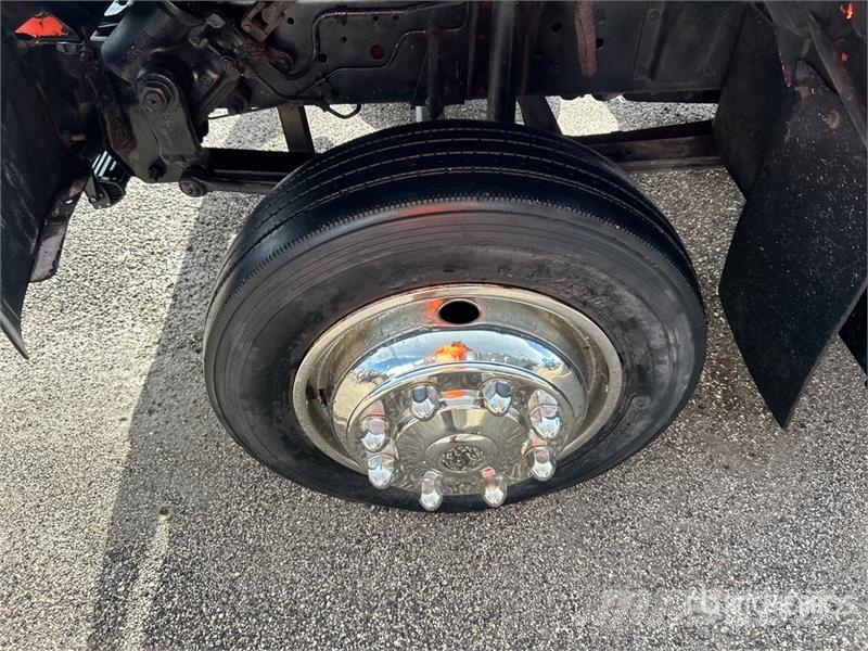 GMC TopKick 6500 LoPro 4x2 Rollback Truck Puksiirid