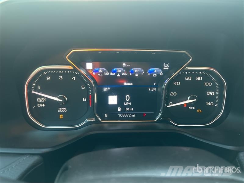 GMC Yukon Denali 4WD SUV Coches