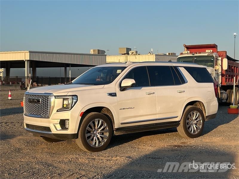 GMC Yukon Denali 4WD SUV Coches