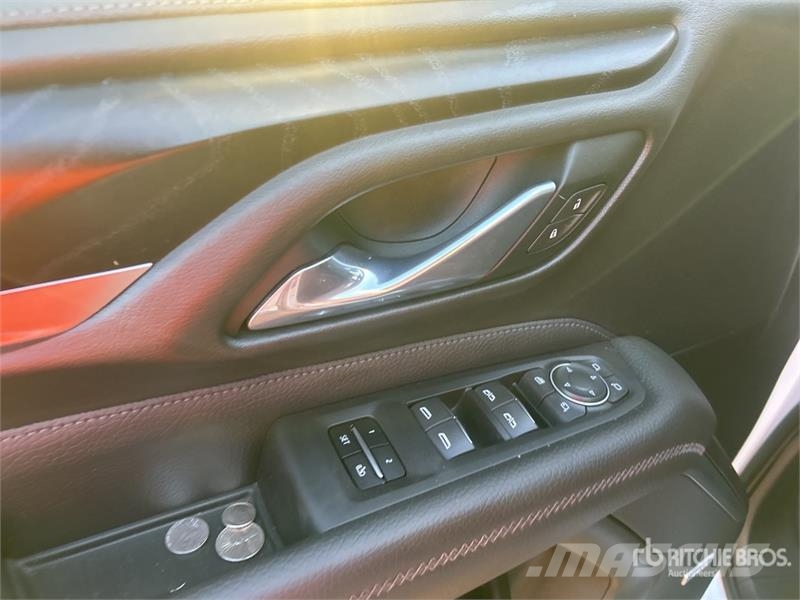 GMC Yukon Denali 4WD SUV Coches