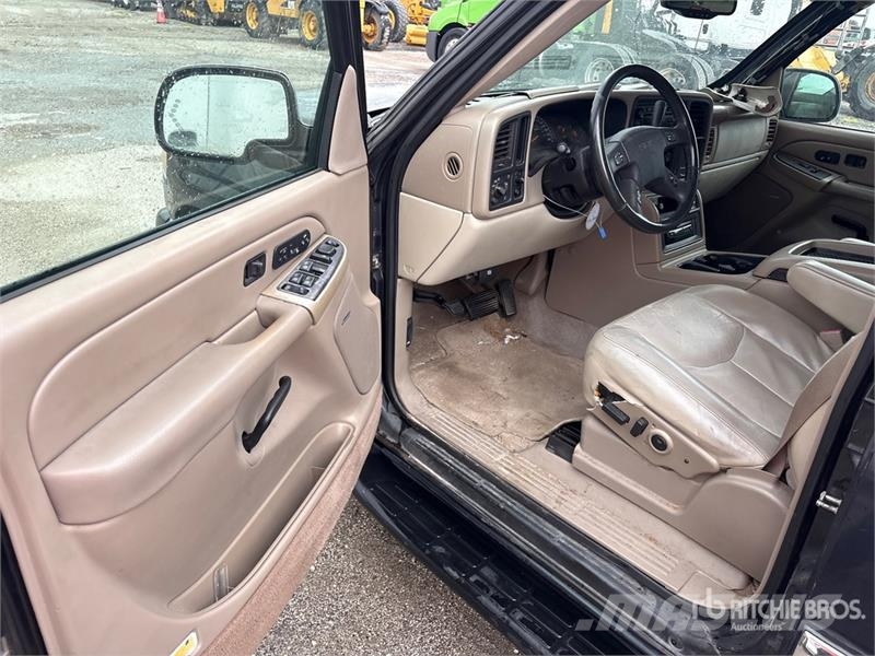 GMC Yukon XL 2WD SUV 汽车