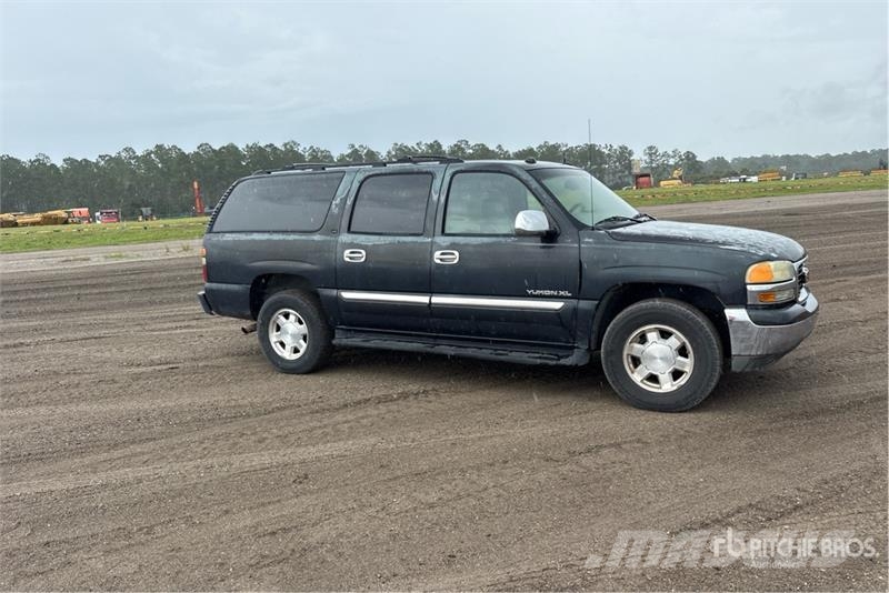 GMC Yukon XL 2WD SUV Kistehergépjárművek