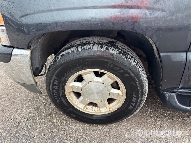 GMC Yukon XL 2WD SUV 汽车