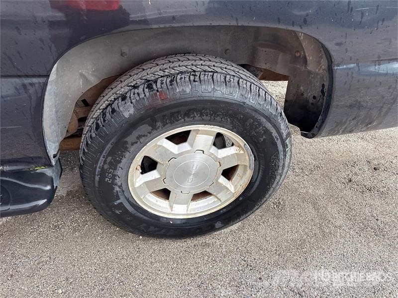 GMC Yukon XL 2WD SUV 汽车