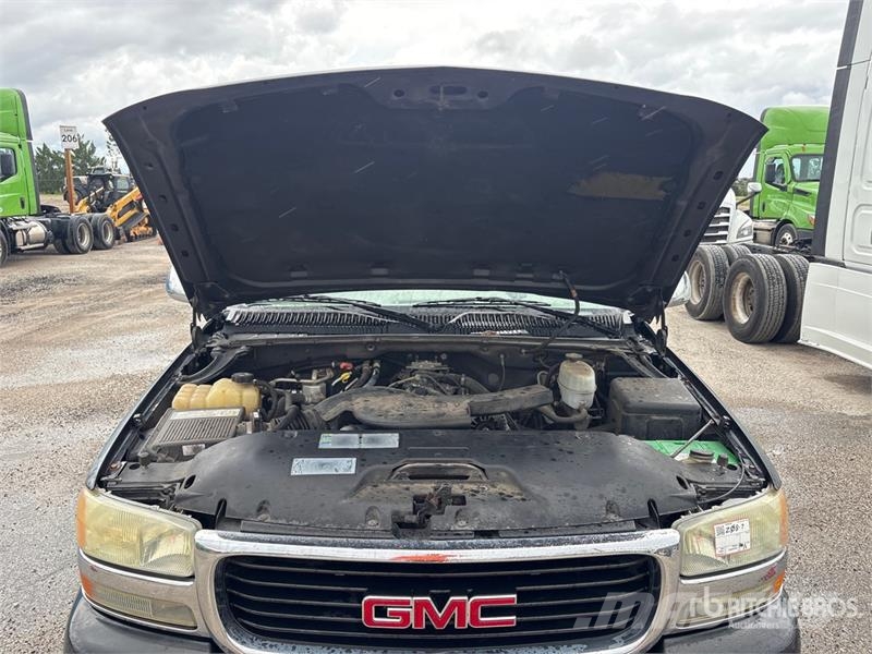 GMC Yukon XL 2WD SUV 汽车