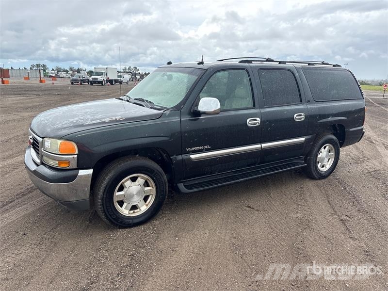 GMC Yukon XL 2WD SUV Kistehergépjárművek