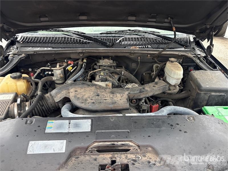GMC Yukon XL 2WD SUV 汽车