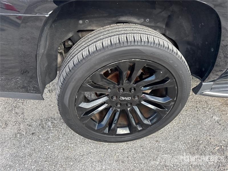GMC Yukon XL SLE 2WD SUV Biler
