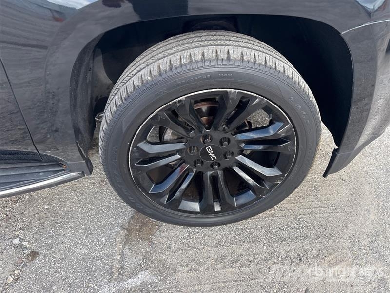 GMC Yukon XL SLE 2WD SUV Biler