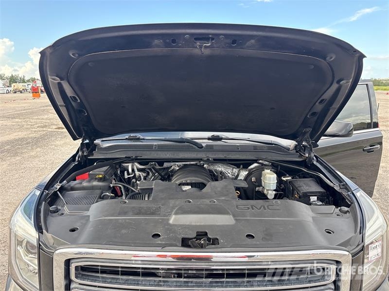 GMC Yukon XL SLE 2WD SUV Biler