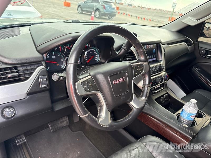 GMC Yukon XL SLE 2WD SUV Biler