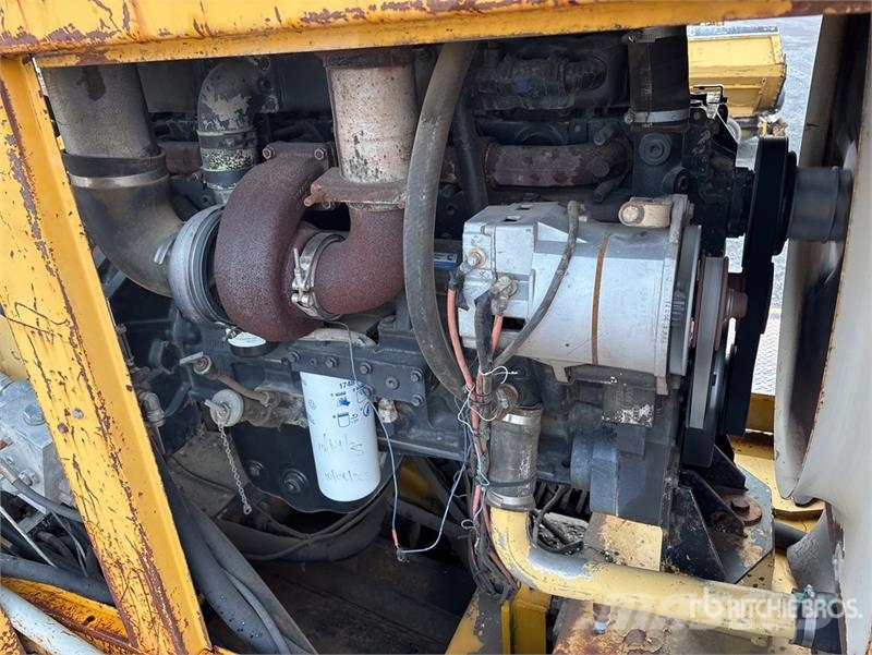 Gomaco 9000 Trimmer and Placer 其他
