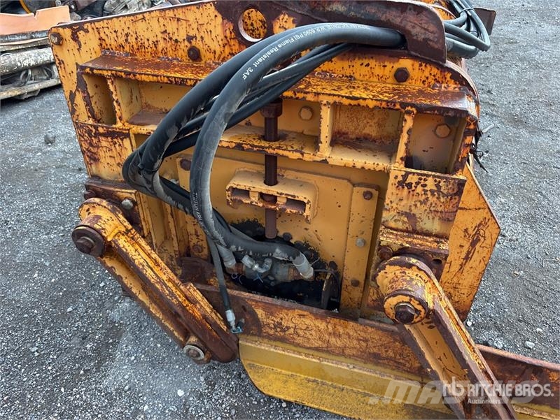 Gomaco 9000 Trimmer and Placer 其他