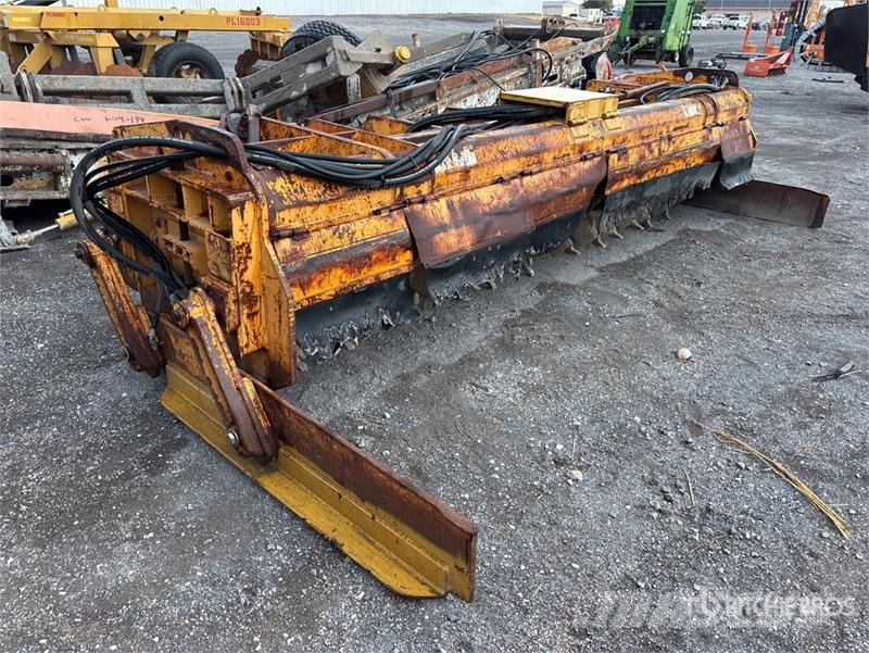 Gomaco 9000 Trimmer and Placer 其他