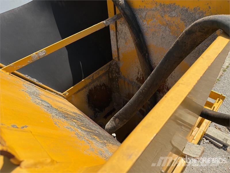 Gomaco GT3600 Curb and Gutter Machine Accesorios