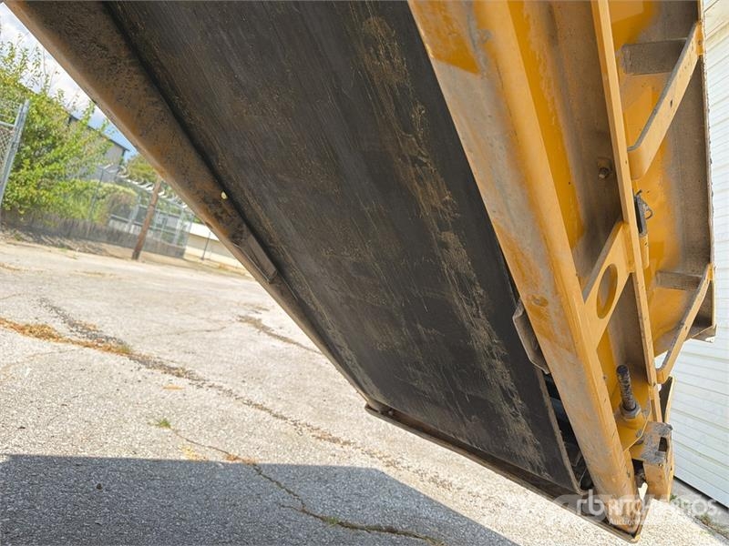 Gomaco GT3600 Curb and Gutter Machine Accesorios