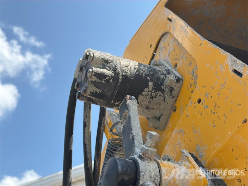 Gomaco GT3600 Curb and Gutter Machine Accesorios