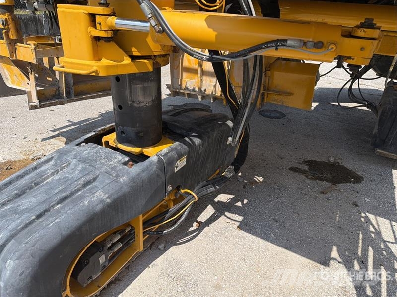 Gomaco GT3600 Curb and Gutter Machine Accesorios
