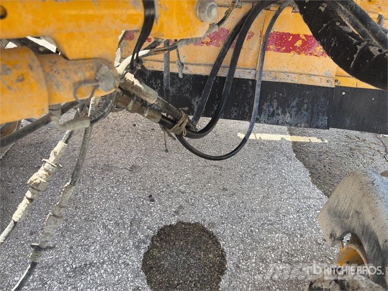 Gomaco GT3600 Curb and Gutter Machine Accesorios