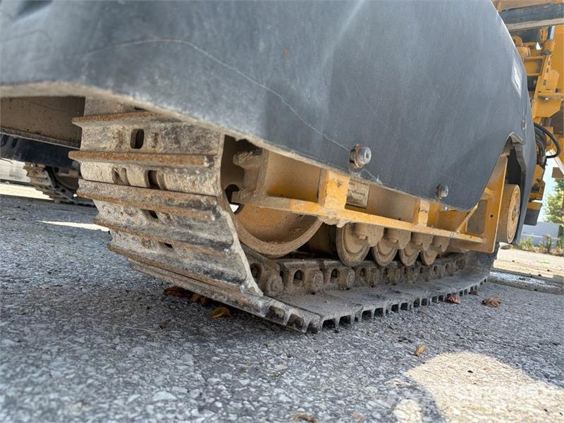 Gomaco GT3600 Curb and Gutter Machine Accesorios
