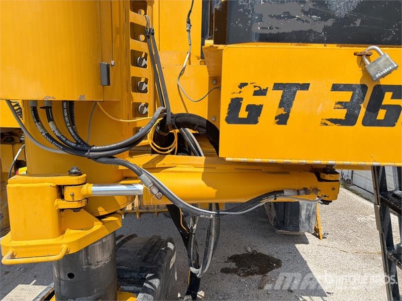 Gomaco GT3600 Curb and Gutter Machine Accesorios
