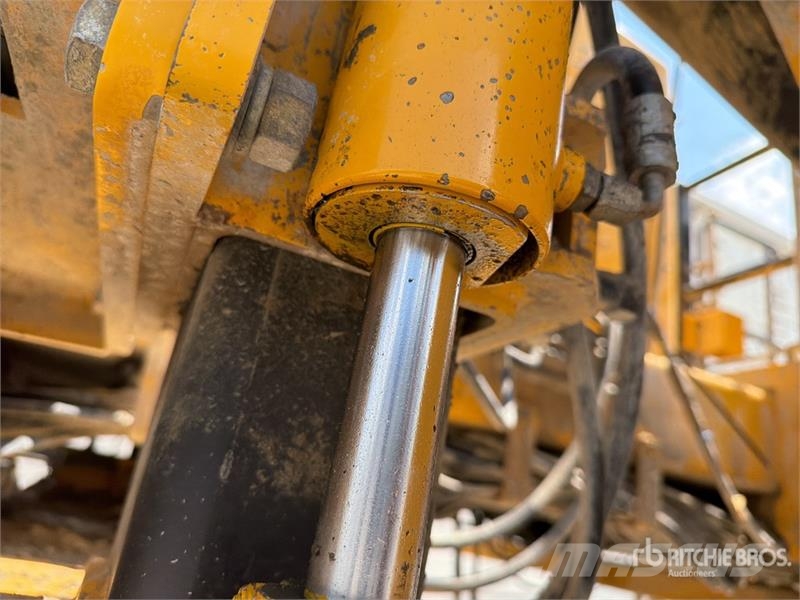 Gomaco GT3600 Curb and Gutter Machine Accesorios