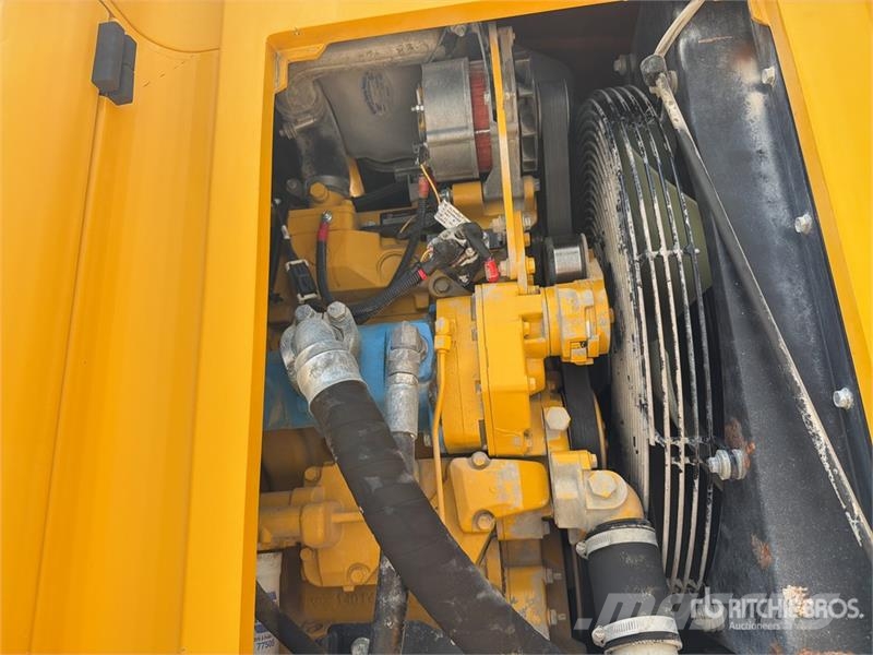 Gomaco GT3600 Curb and Gutter Machine Accesorios