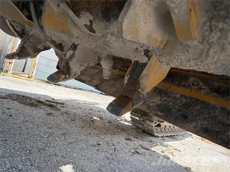 Gomaco GT3600 Curb and Gutter Machine Accesorios