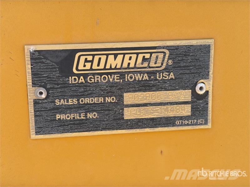 Gomaco GT3600 Curb and Gutter Machine Accesorios