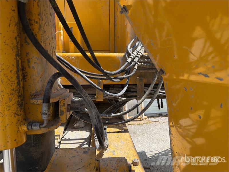 Gomaco GT3600 Curb and Gutter Machine Accesorios
