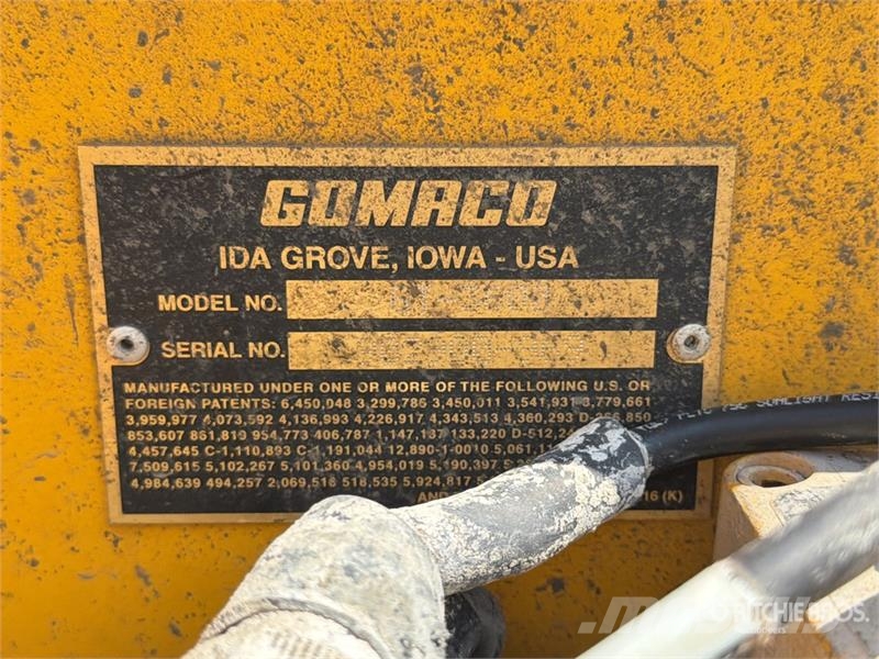 Gomaco GT3600 Curb and Gutter Machine Accesorios