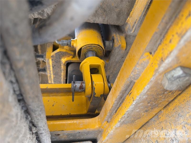 Gomaco GT3600 Curb and Gutter Machine Accesorios