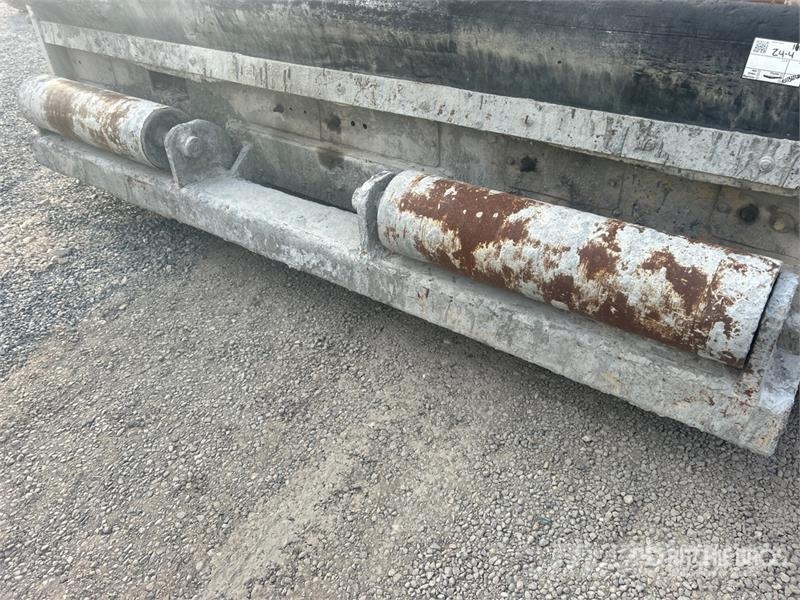 Gomaco GT9500 Concrete accessories
