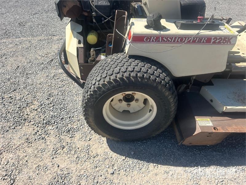 Grasshopper 225K Ride-On Lawn Mower Sitteklippere