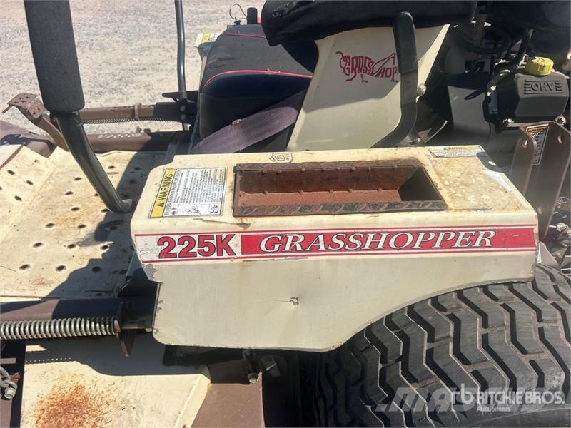 Grasshopper 225K Ride-On Lawn Mower Sitteklippere