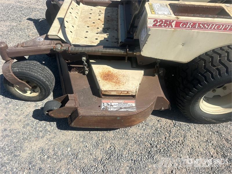 Grasshopper 225K Ride-On Lawn Mower Sitteklippere