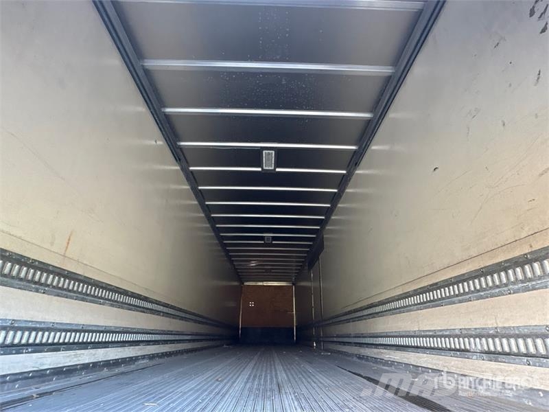 Great Dane CLF300402199 45 ft x 102 in T/A Van Trailer Furgons