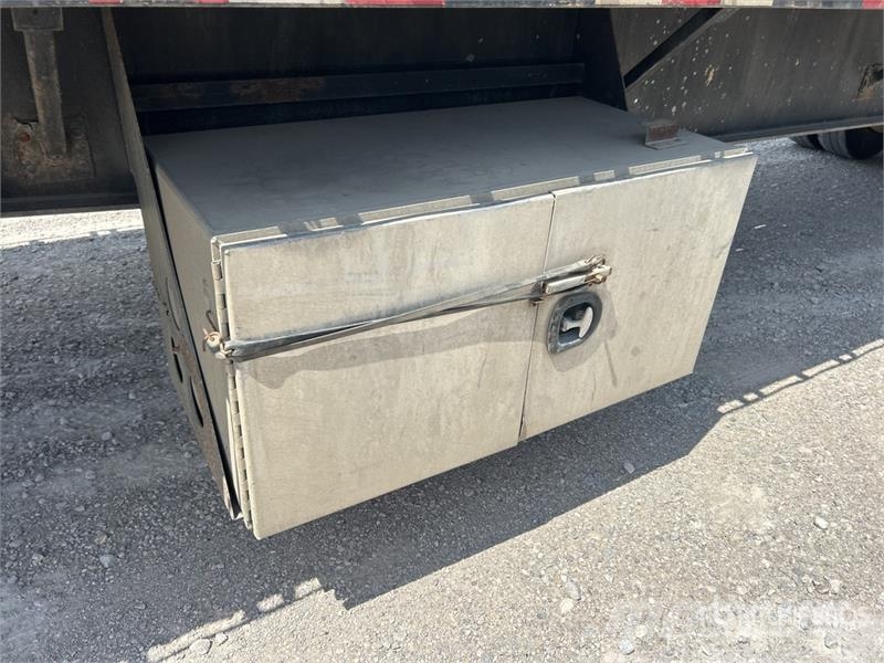 Great Dane FSP-0024-00048 48 ft T/A Flatbed Trailer Valníky