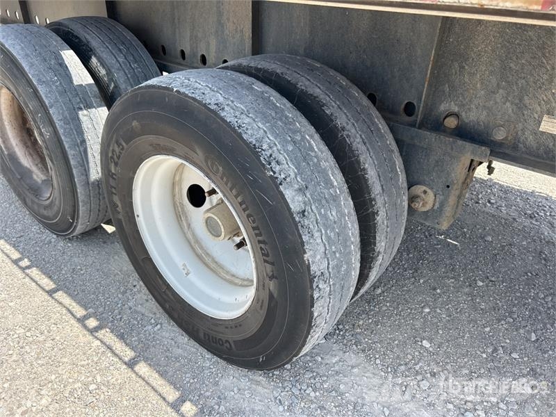 Great Dane FSP-0024-00048 48 ft T/A Flatbed Trailer Valníky